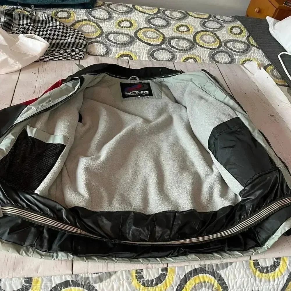 LIQUID Snowboarding jacket Gray & Red colorblock  size Youth XL